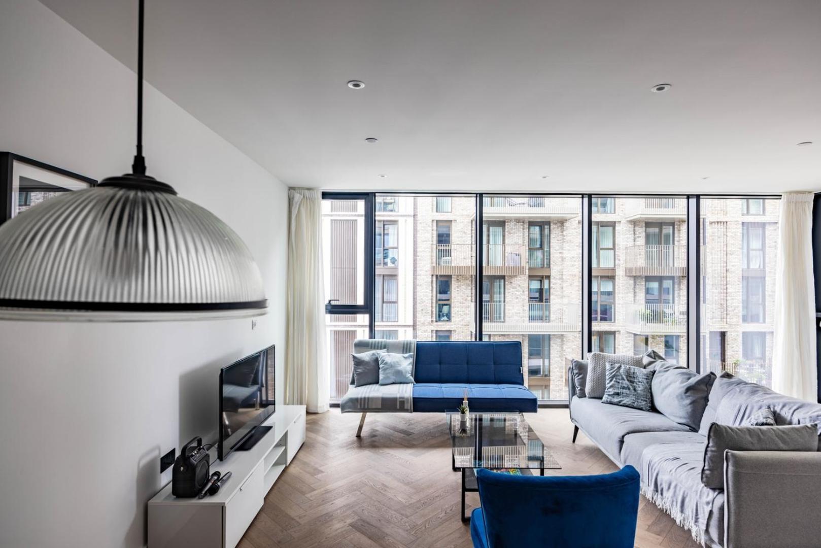 New | Luxury 2bd/2b Wapping *