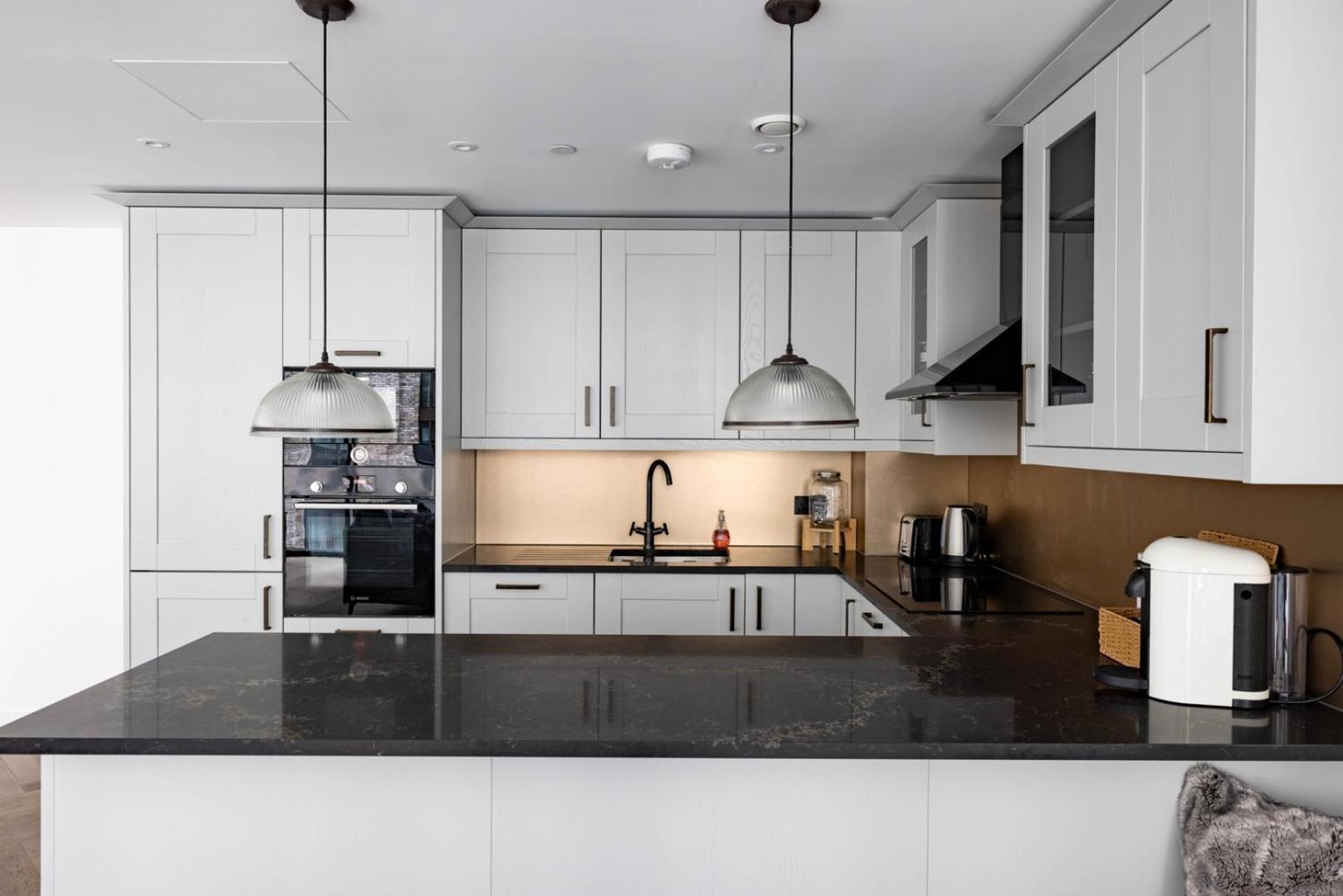 Apartment New | Luxury 2bd/2b Wapping *