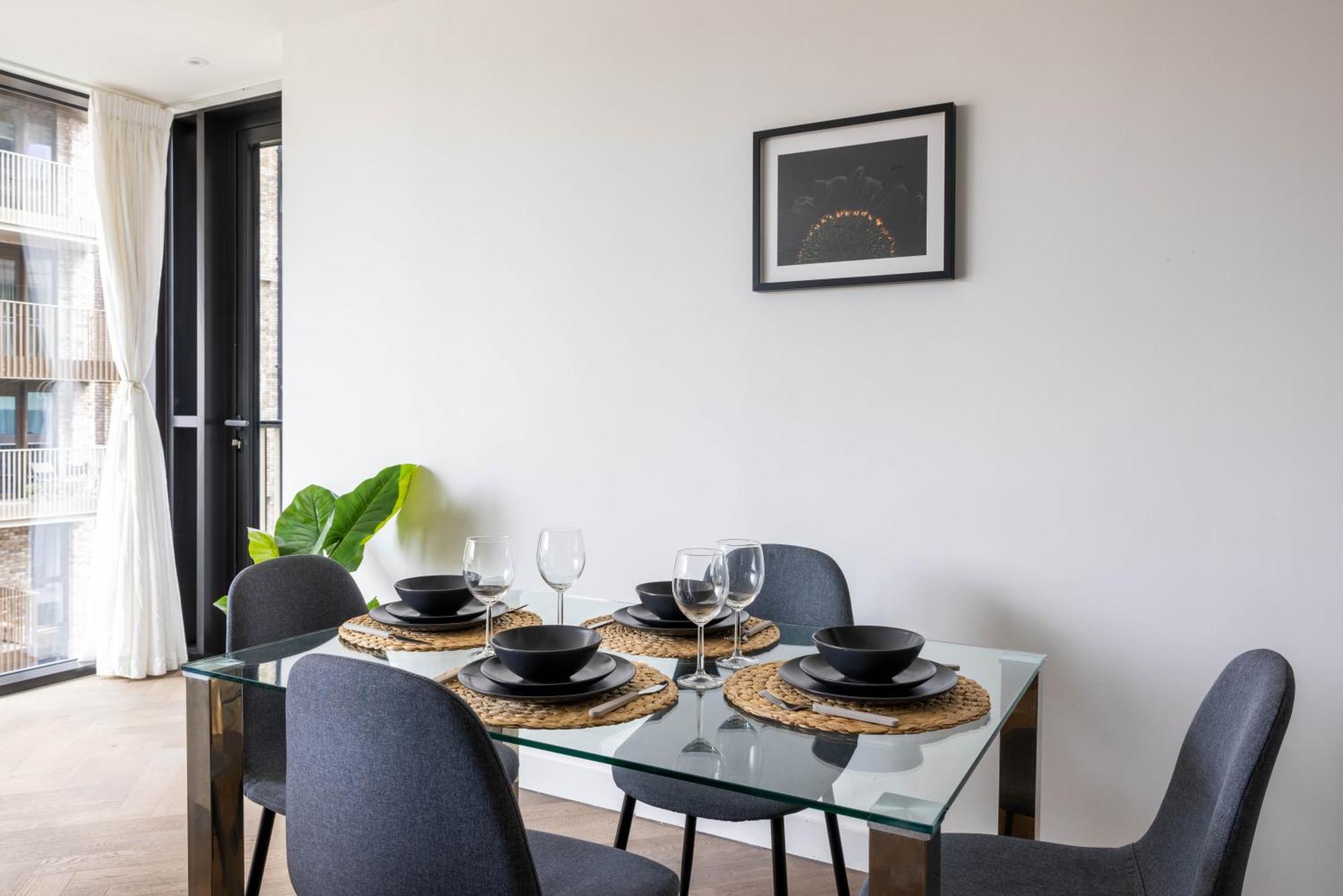 Apartment New | Luxury 2bd/2b Wapping London